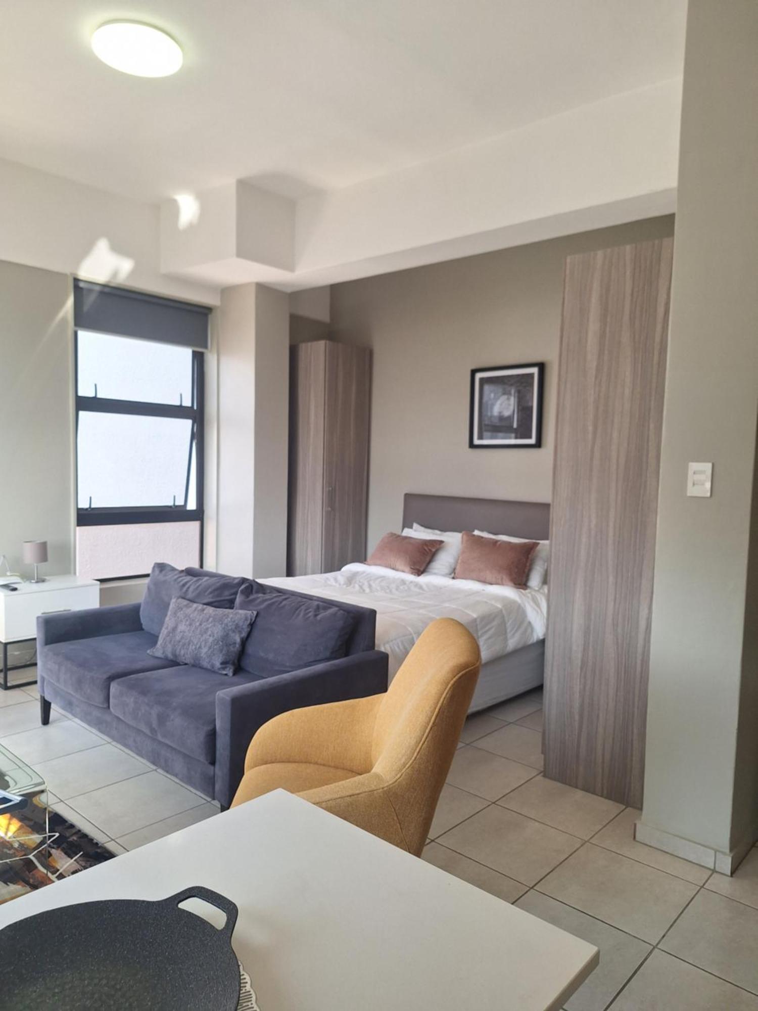 The Bolton In Rosebank 350 Apartment